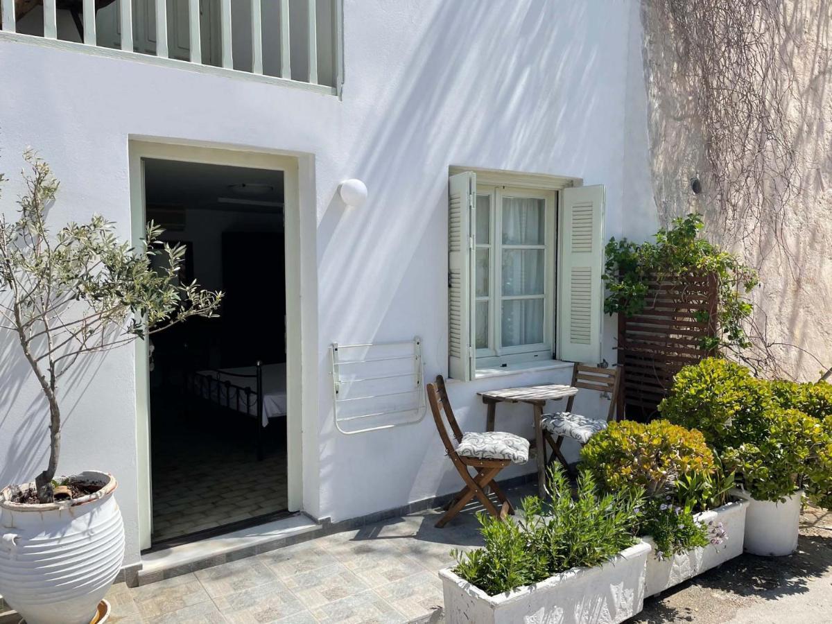 Areti'S Milos Guesthouses Adamantas  Luaran gambar