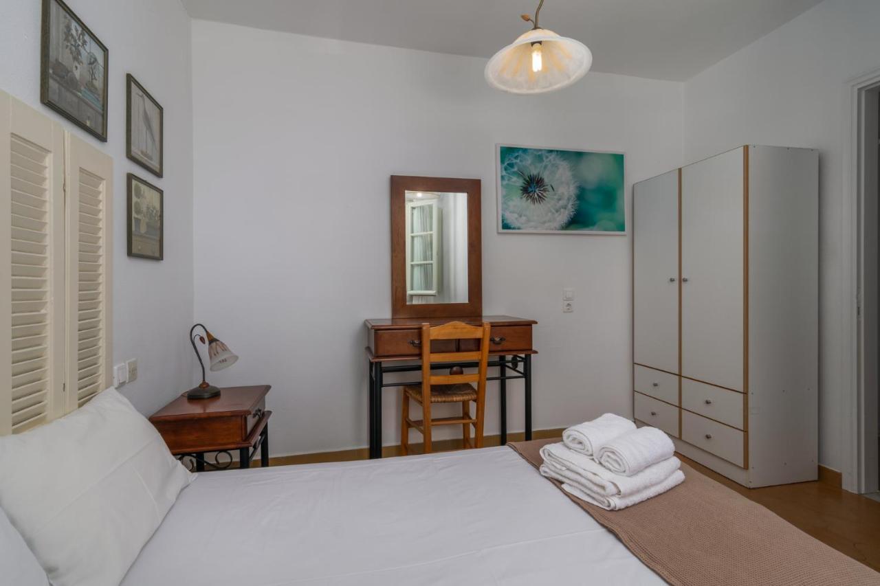 Areti'S Milos Guesthouses Adamantas  Luaran gambar