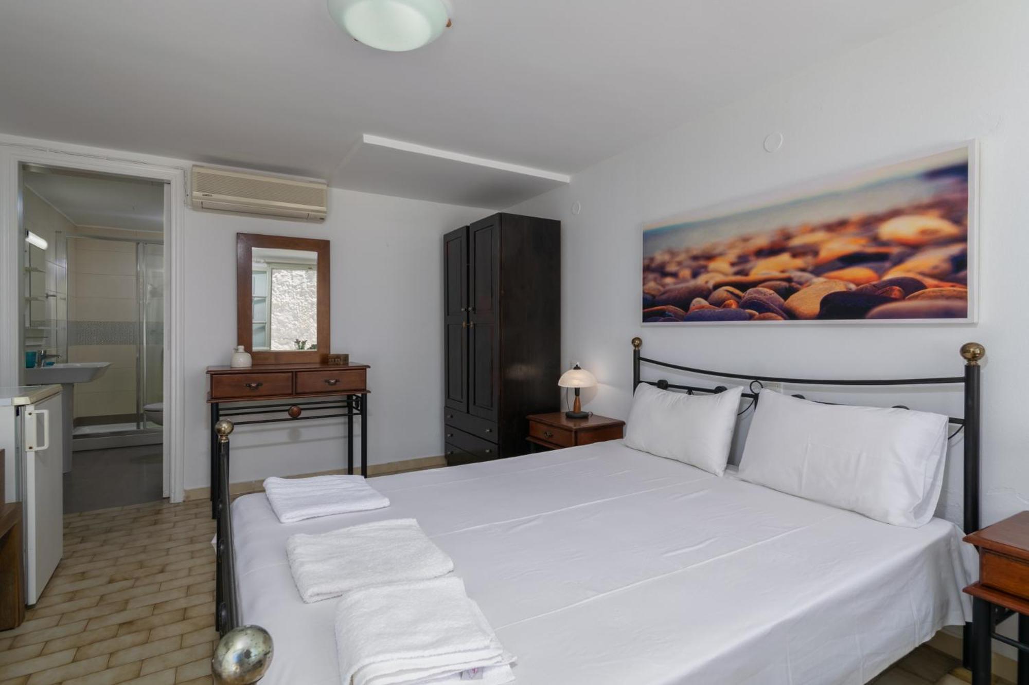 Areti'S Milos Guesthouses Adamantas  Luaran gambar