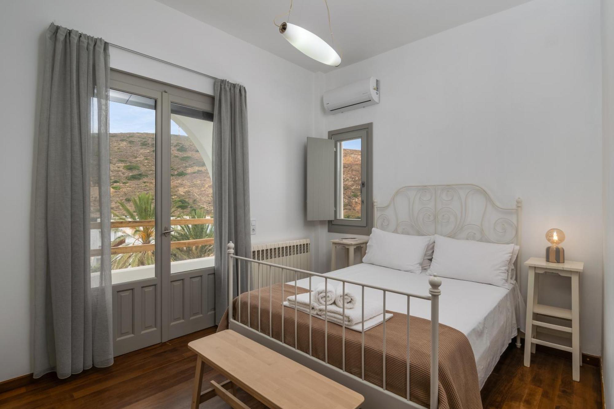 Areti'S Milos Guesthouses Adamantas  Luaran gambar